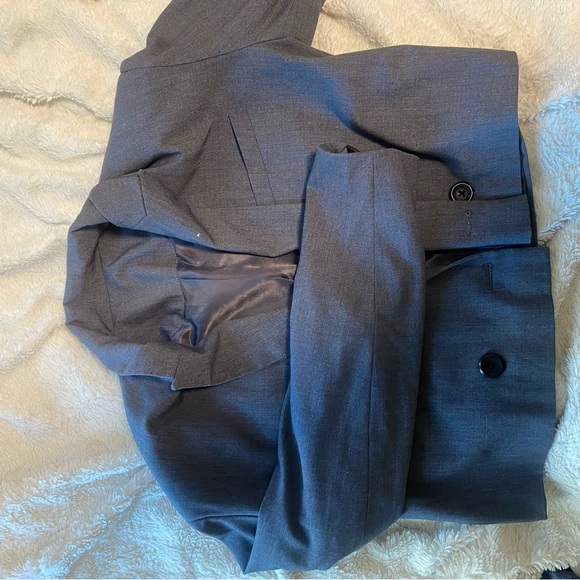 Zara Cropped Blazer - Picture 2 of 3